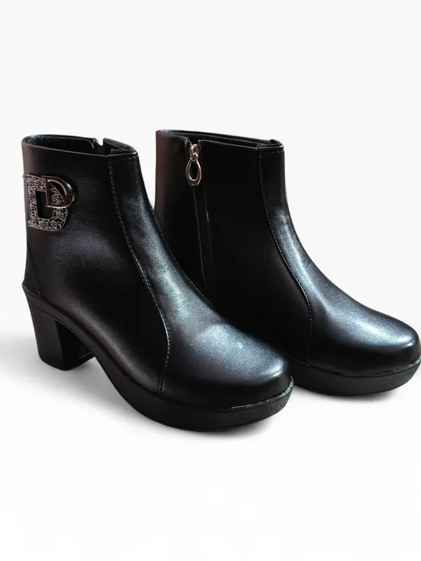 Black_Premium_Pvc_Boots_For_Women_And_Girls