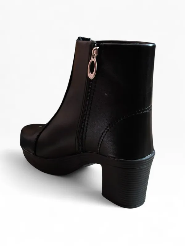Black_Premium_Pvc_Boots_For_Women_And_Girls
