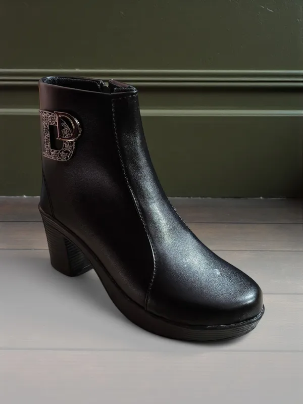 Black_Premium_Pvc_Boots_For_Women_And_Girls