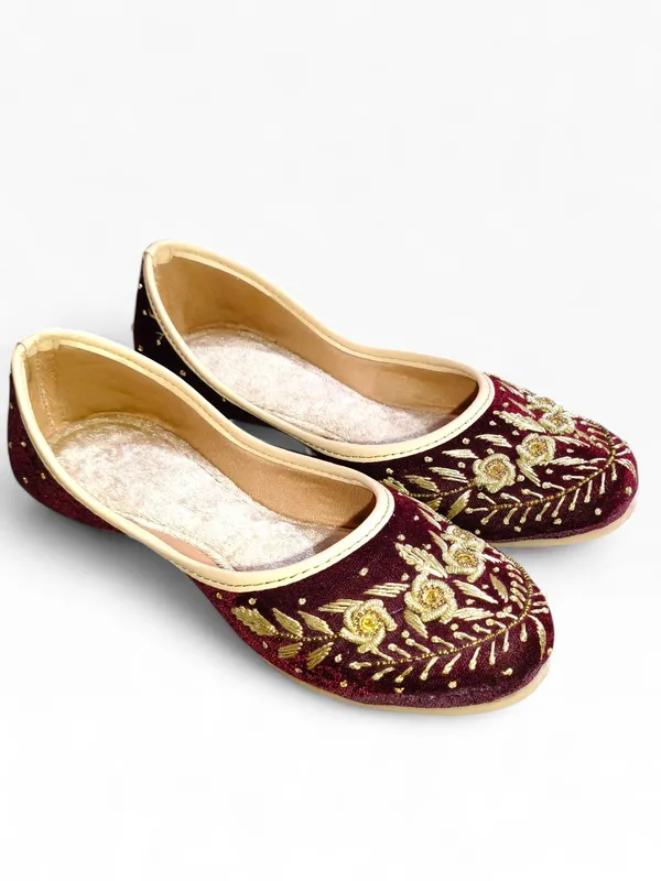 Maroon_Premium_Pvc_Embroidered_Bellies_For_Women_And_Girls