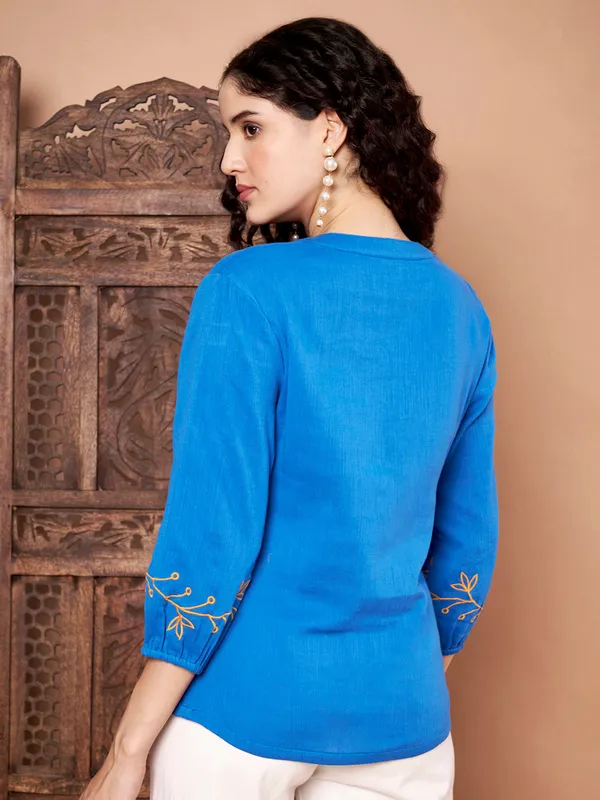 Blue_Cotton_Embroidered_Top_With_Golden_Thread_Work