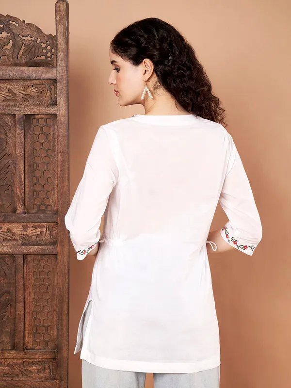 White_Cotton_Kurti_With_Green_Red_Embroidery