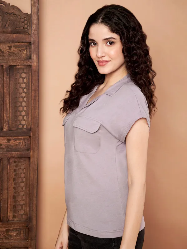 Grey_Cotton_Short_Sleeve_Shirt_Collar_Top_For_Women