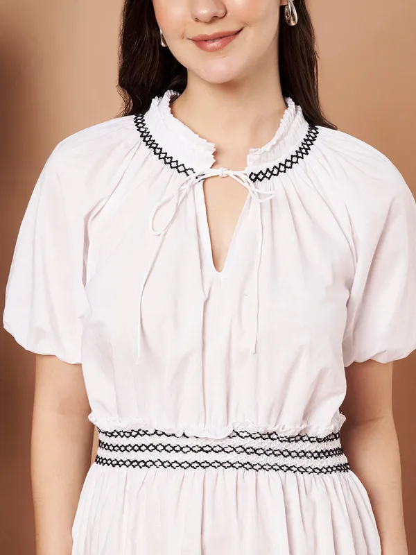 White_Cotton_Puff_Sleeve_Tiered_Dress_Casual_Summer_Outfit