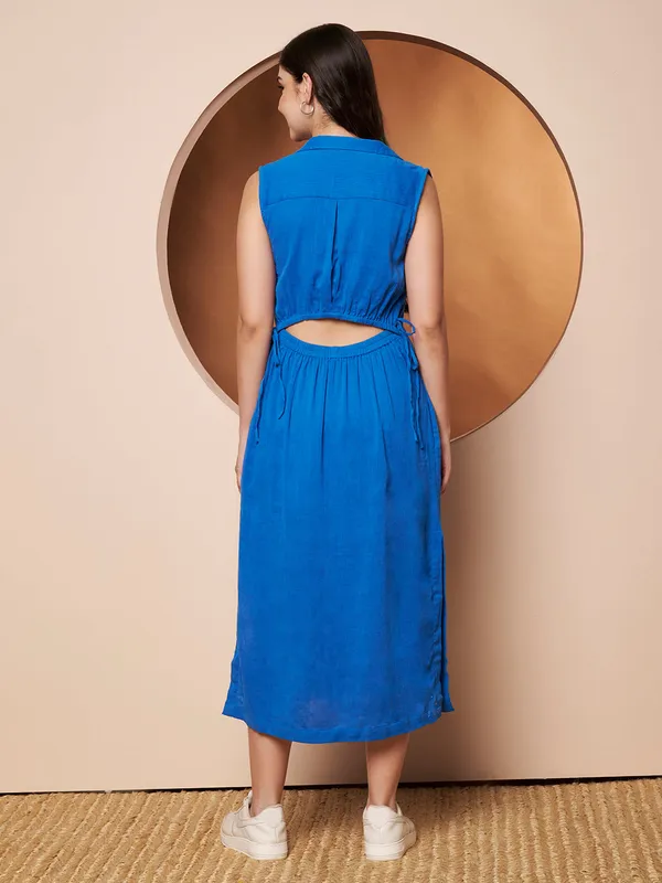 Blue_Sleeveless_Midi_Dress_With_Back_Cut_Out