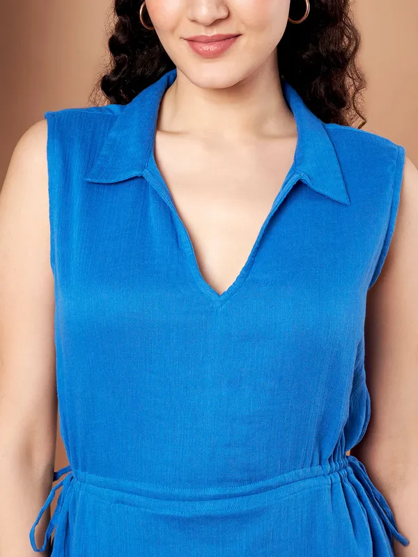 Blue_Sleeveless_Midi_Dress_With_Back_Cut_Out