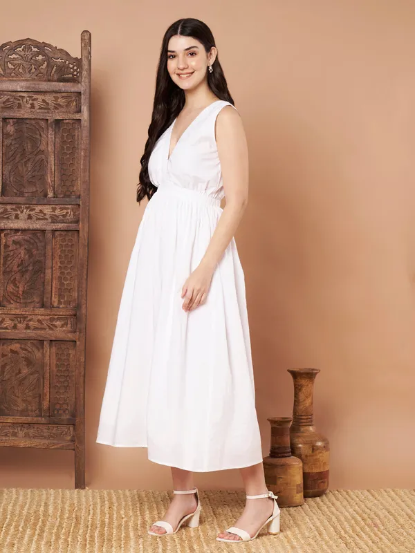 White_Cotton_Sleeveless_V_Neck_Midi_Dress_For_Women