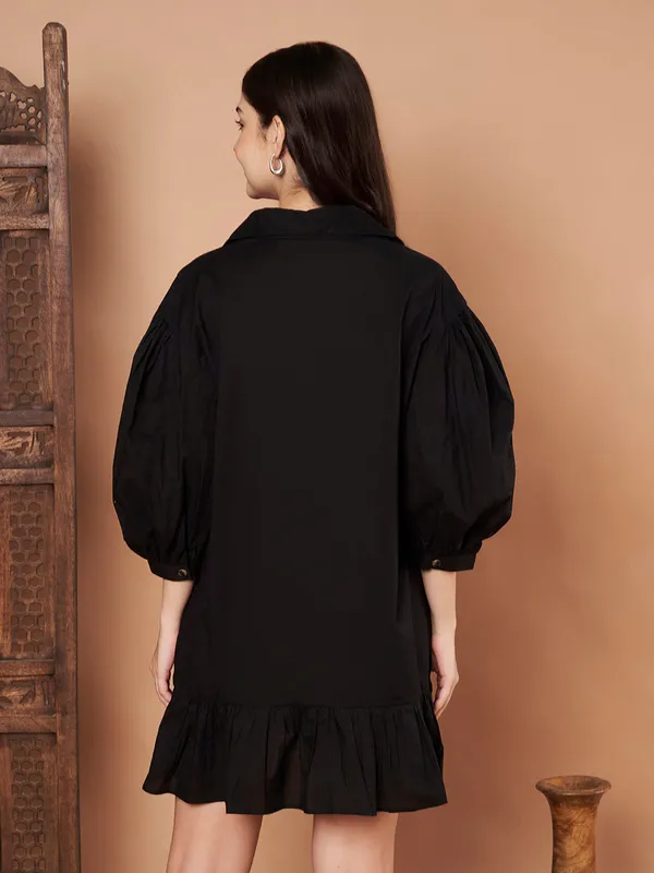 Black_Cotton_Shirt_Dress_Relaxed_Fit_With_Ruffle_Hem