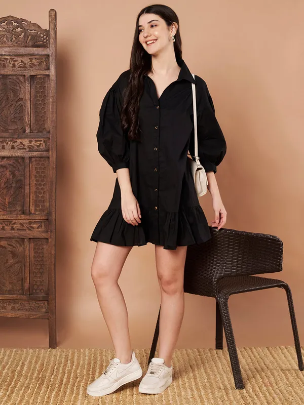 Black_Cotton_Shirt_Dress_Relaxed_Fit_With_Ruffle_Hem