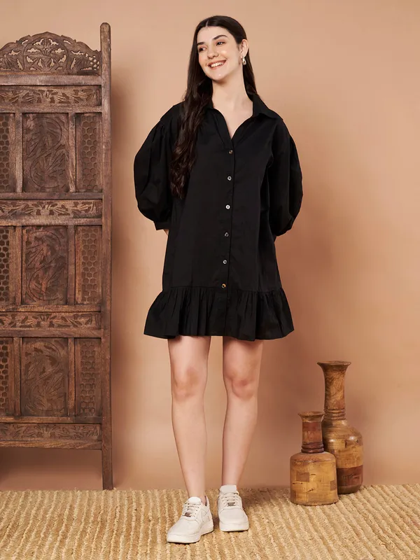 Black_Cotton_Shirt_Dress_Relaxed_Fit_With_Ruffle_Hem