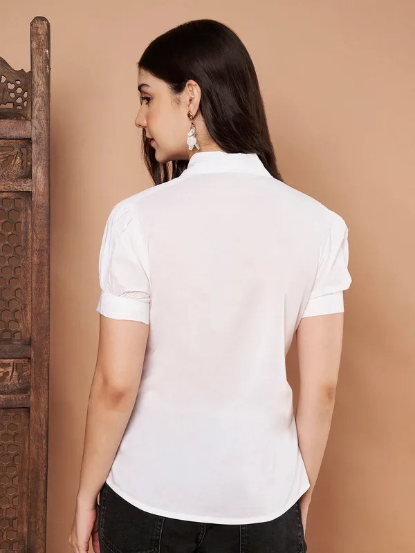 White_Cotton_Top_With_Lavender_Embroidered_Collar_For_Women