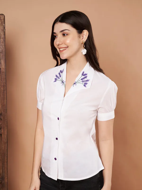 White_Cotton_Top_With_Lavender_Embroidered_Collar_For_Women