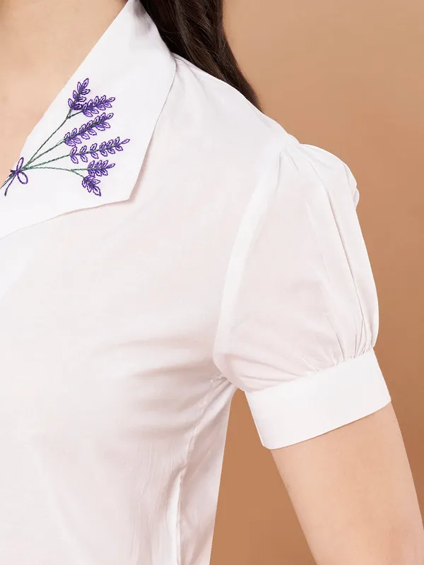White_Cotton_Top_With_Lavender_Embroidered_Collar_For_Women