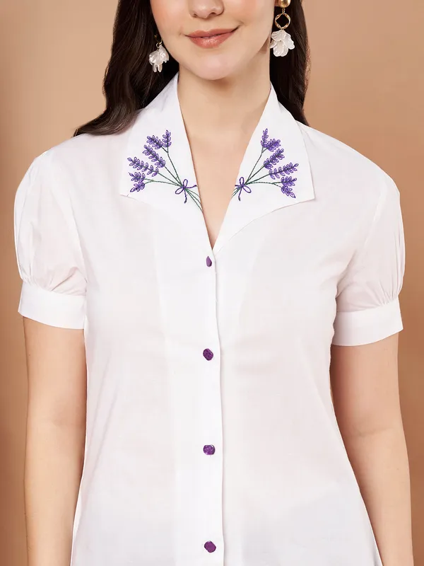 White_Cotton_Top_With_Lavender_Embroidered_Collar_For_Women