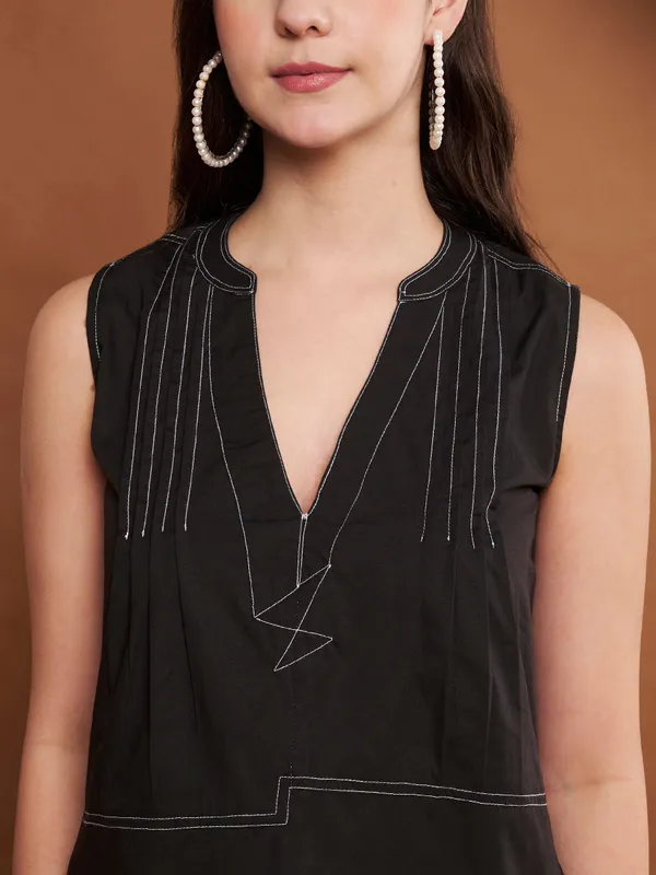 Black_Cotton_Sleeveless_Top_With_Contrast_Stitch_Detailing_For_Women