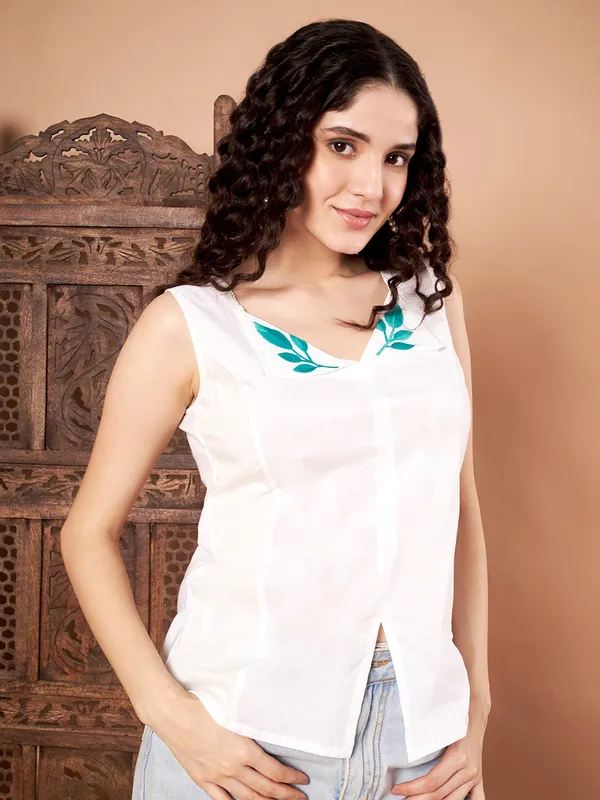 White_Sleeveless_Cotton_Top_With_Leaf_Embroidery_For_Women