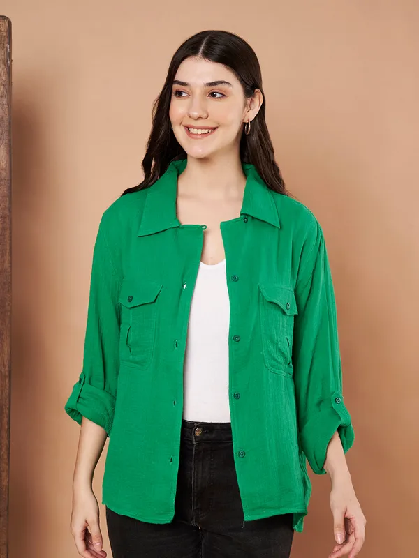 Emerald_Green_Cotton_Button_Down_Shirt_Relaxed_Fit_With_Utility_Pockets