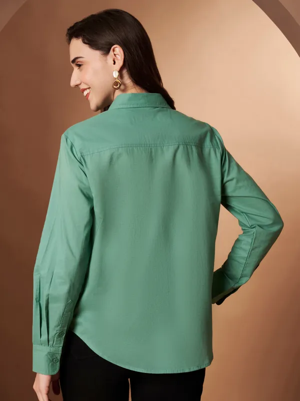 Green_Cotton_Formal_Shirt_Classic_Long_Sleeve_Button_Down