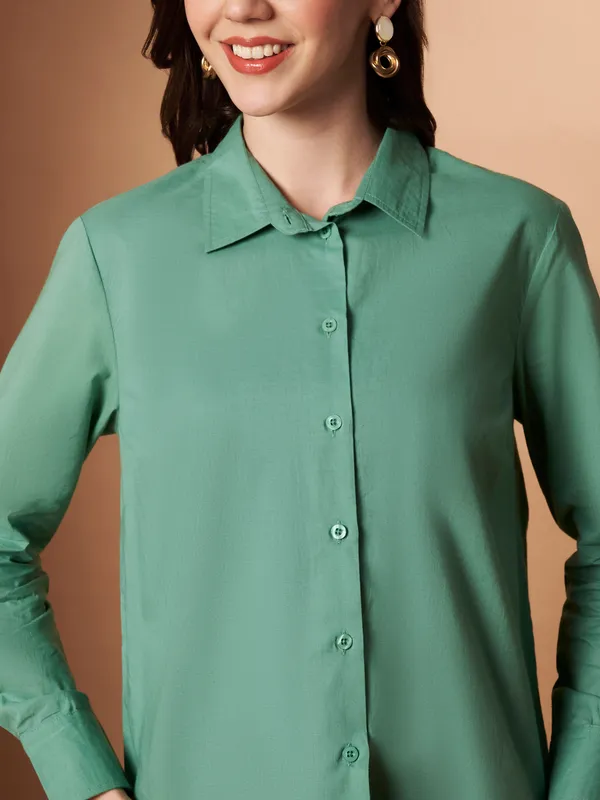 Green_Cotton_Formal_Shirt_Classic_Long_Sleeve_Button_Down