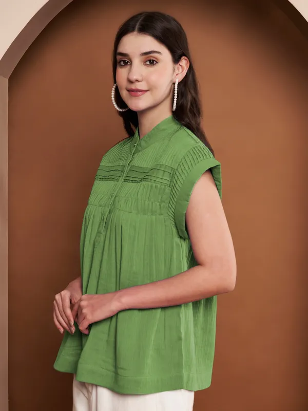 Green_Cotton_Pleated_Top_With_Mandarin_Collar_For_Women