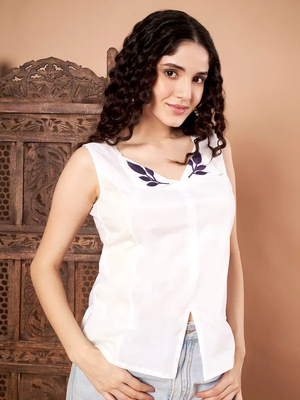 White_Sleeveless_Cotton_Top_With_Leaf_Embroidery_For_Women