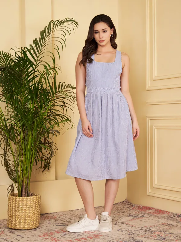 Women�s_Blue_Striped_Cotton_Sleeveless_Dress