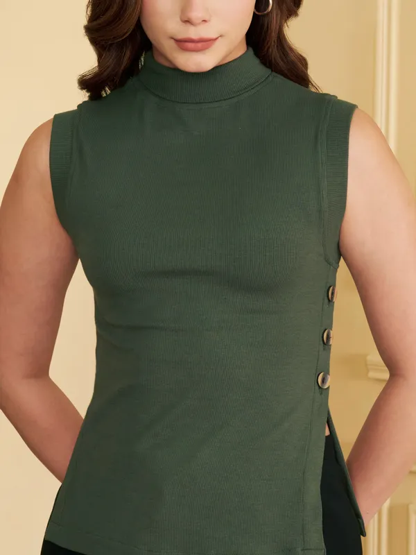 Women�s_Rib_Knit_Cotton_Sleeveless_Top_with_Side_Button_Detail