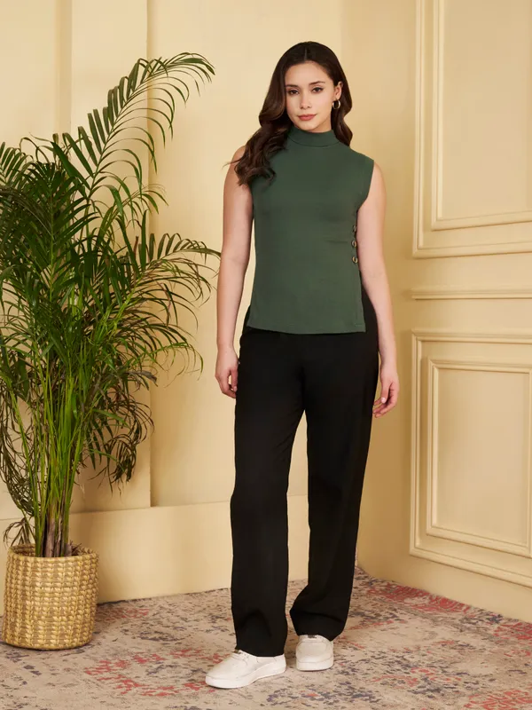 Women�s_Rib_Knit_Cotton_Sleeveless_Top_with_Side_Button_Detail