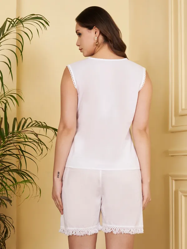 Women�s_White_Cotton_Lace_Detail_Co-Ord_Set