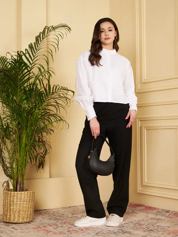 Women�s_White_Cotton_Pleated_Front_Top