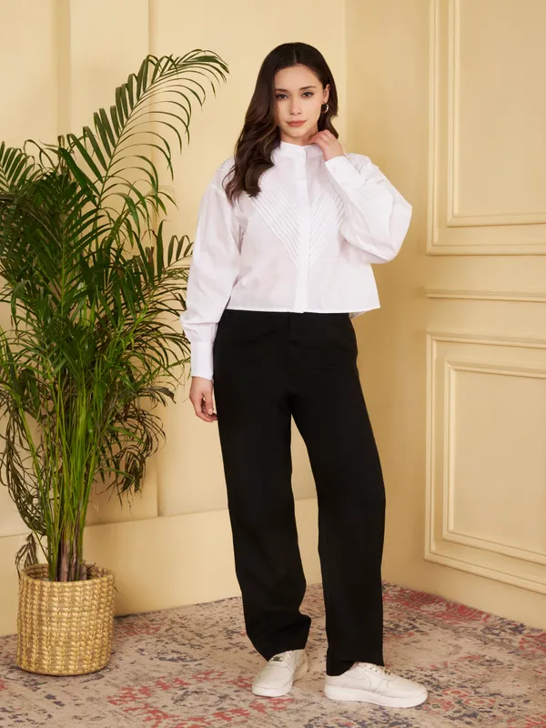 Women�s_White_Cotton_Pleated_Front_Top