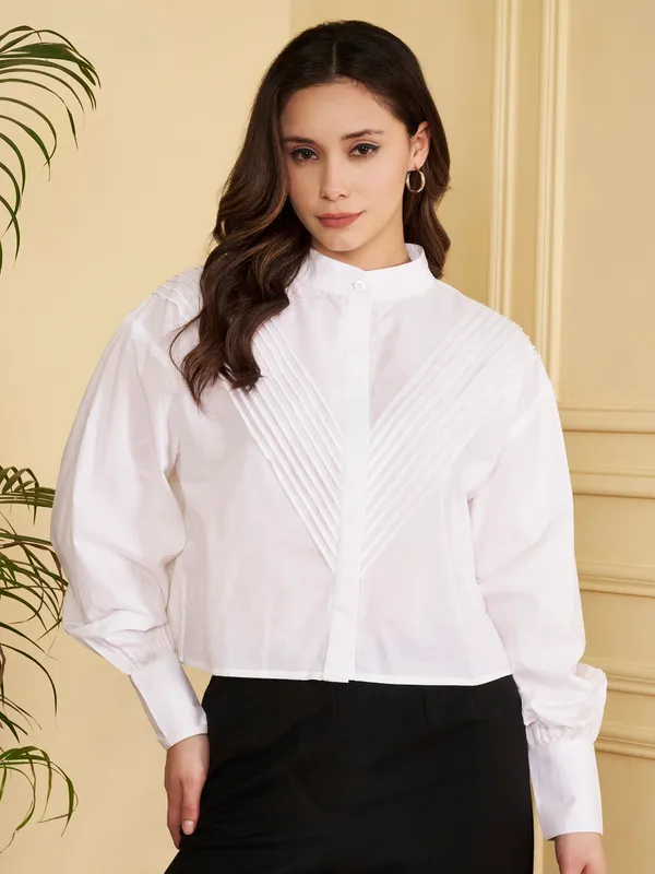 Women�s_White_Cotton_Pleated_Front_Top