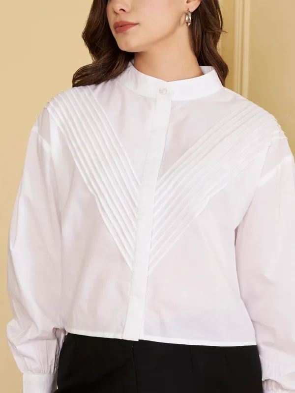 Women�s_White_Cotton_Pleated_Front_Top