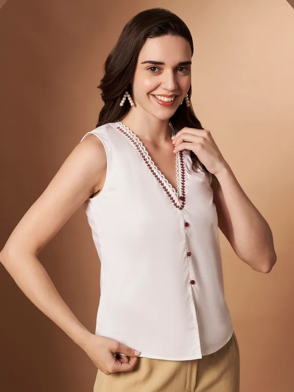 Women�s_White_Sleeveless_Cotton_Top_with_Lace_Detail