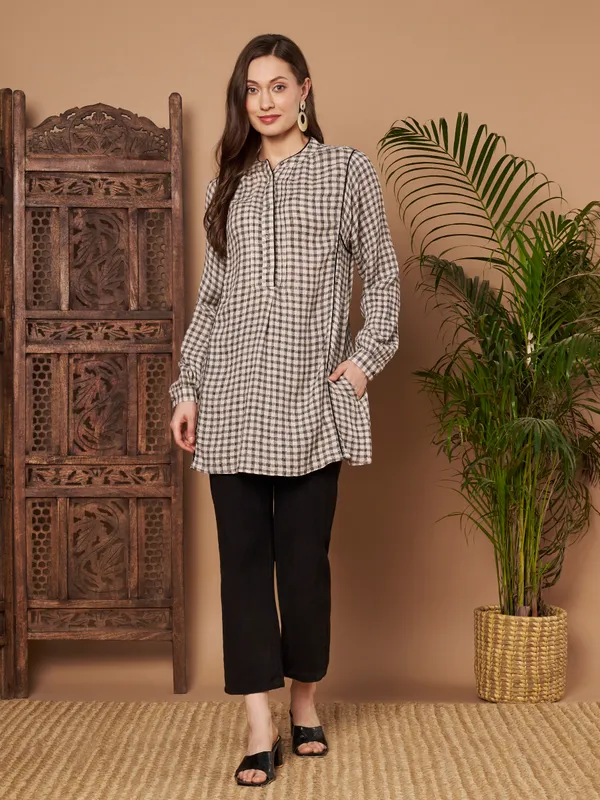 Women�s_Cotton_Checkered_Long_Sleeve_Kurti