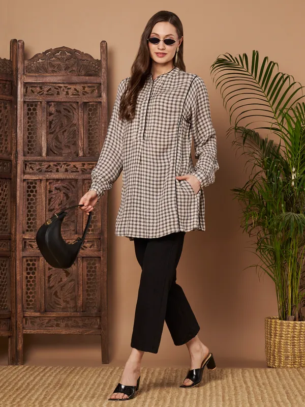 Women�s_Cotton_Checkered_Long_Sleeve_Kurti