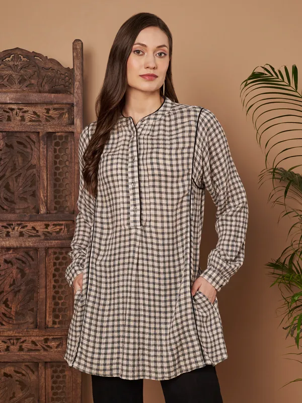 Women�s_Cotton_Checkered_Long_Sleeve_Kurti