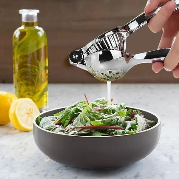 Stainless_Steel_Finish_Lemon_Squeezer