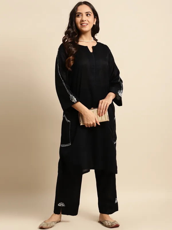 Black_Cage_Embroidered_Cotton_Kurta_with_Embroidered_Pant_-_Set_of_2