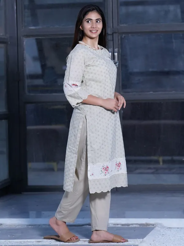 Brown_Cutwork_Embroidered_Cotton_Kurta_with_Cotton_Pant_-_Set_of_2_-_XXL