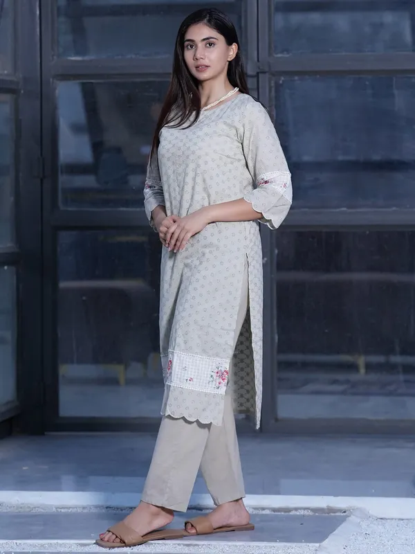 Brown_Cutwork_Embroidered_Cotton_Kurta_with_Cotton_Pant_-_Set_of_2_-_XXL