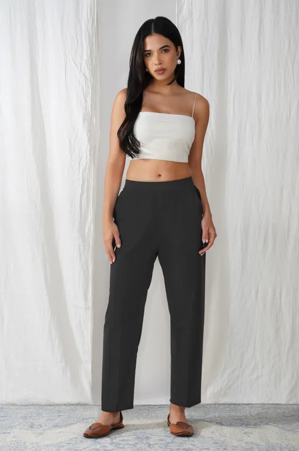zuri_Women_Relaxed_Straight_Leg_Cotton_Trousers
