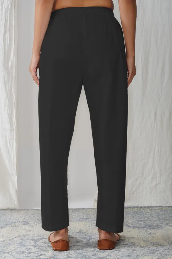 zuri_Women_Relaxed_Straight_Leg_Cotton_Trousers