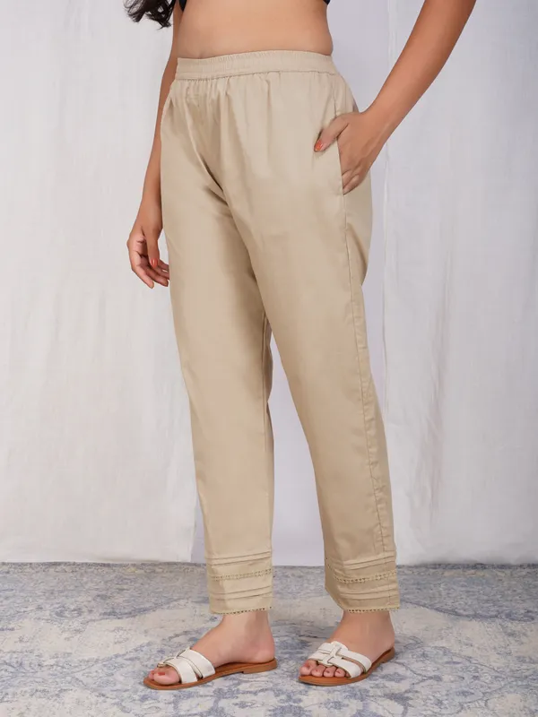 Women_Comfort_Fit_Mid-rise_Formal_Trousers