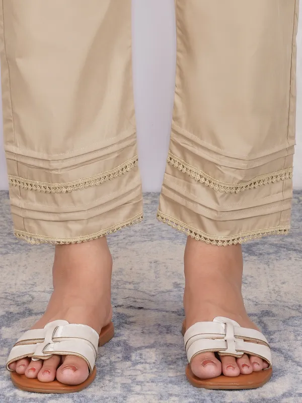 Women_Comfort_Fit_Mid-rise_Formal_Trousers