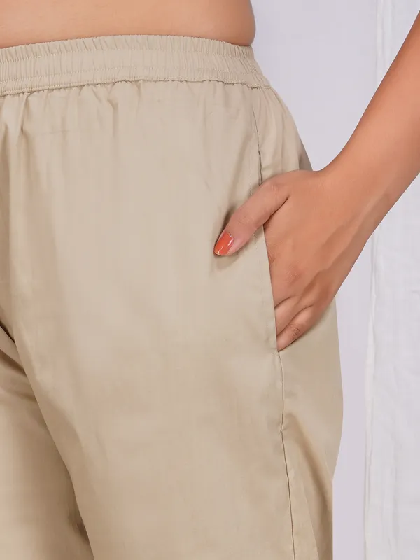 Women_Comfort_Fit_Mid-rise_Formal_Trousers