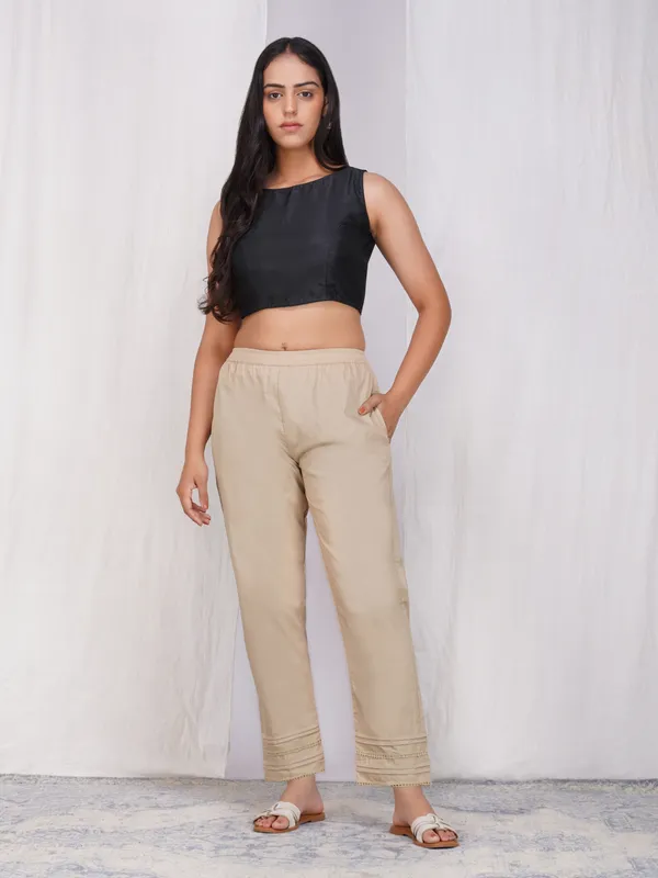 Women_Comfort_Fit_Mid-rise_Formal_Trousers