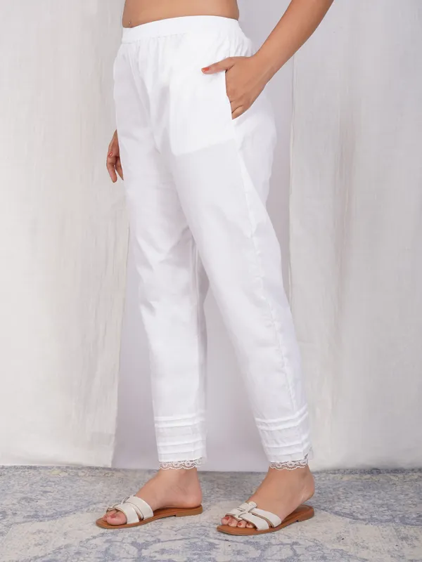 Women_Comfort_Fit_Mid-rise_Formal_Trousers