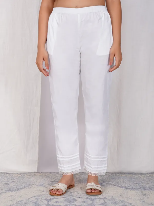 Women_Comfort_Fit_Mid-rise_Formal_Trousers