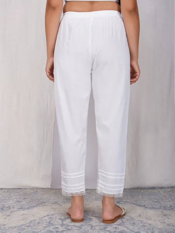 Women_Comfort_Fit_Mid-rise_Formal_Trousers